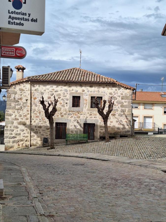 Hostal El Patio Restaurante San Bartolome de Pinares Luaran gambar